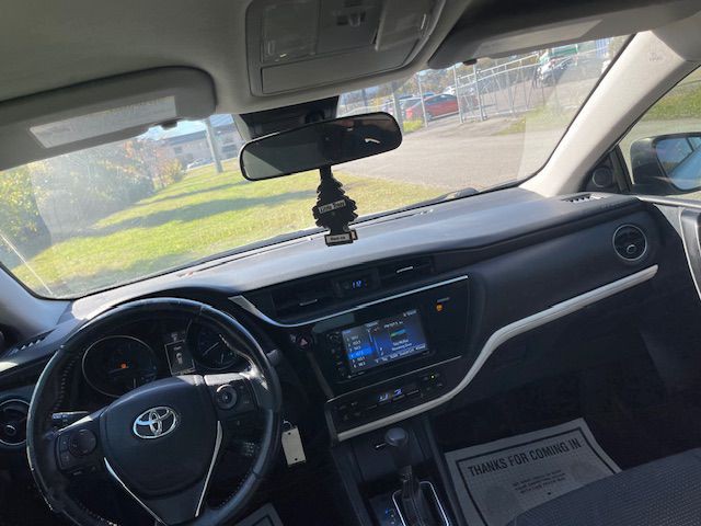 2017 Toyota Corolla Image 17