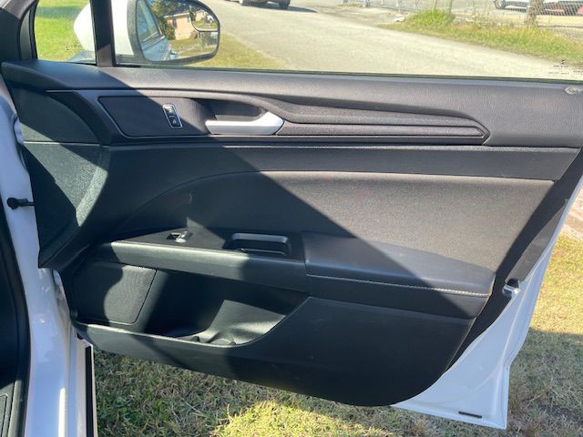 2018 Ford Fusion Image 12