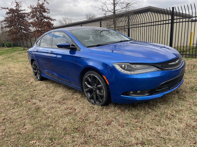 2016 Chrysler 200 Image 3
