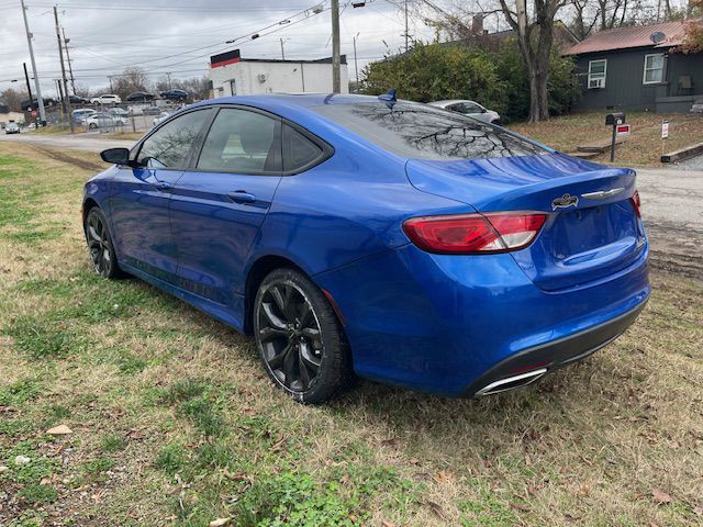 2016 Chrysler 200 Image 6