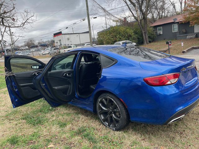 2016 Chrysler 200 Image 7
