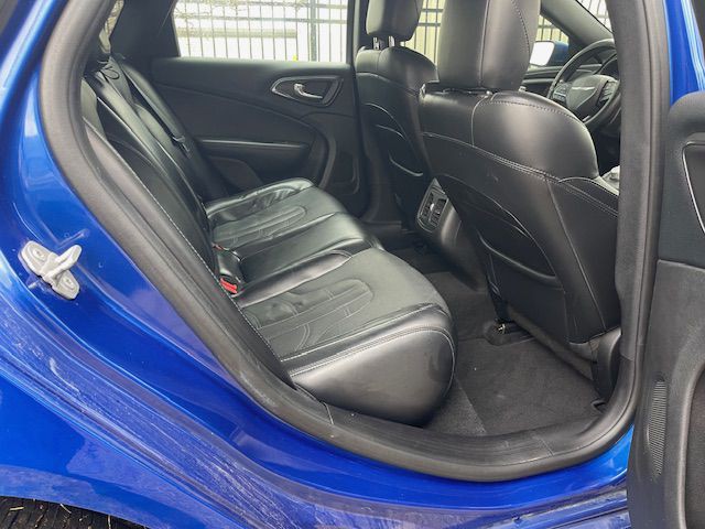 2016 Chrysler 200 Image 15