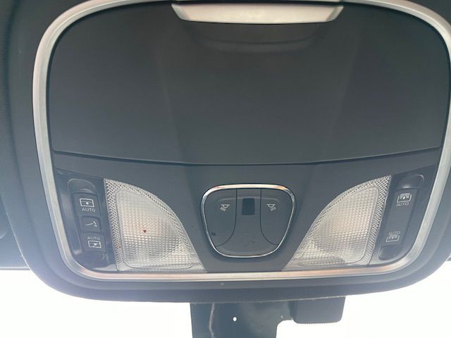 2016 Chrysler 200 Image 21