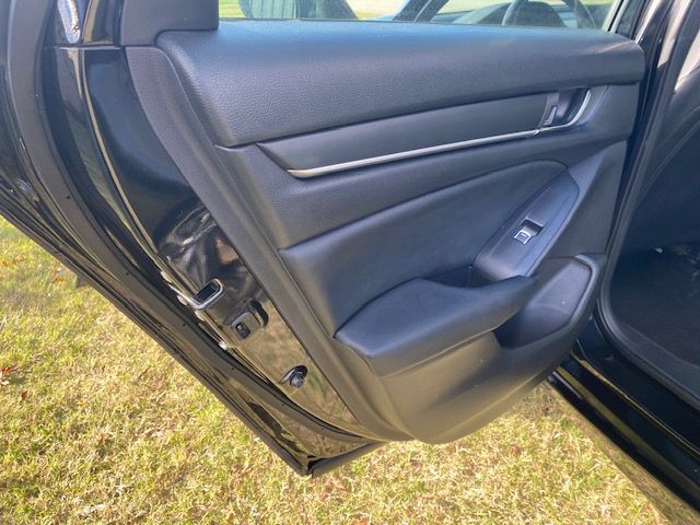 2018 Honda Accord Image 13