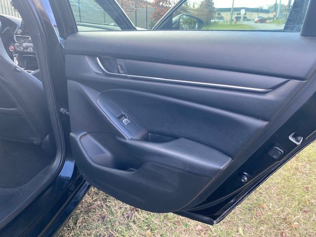 2018 Honda Accord Image 17
