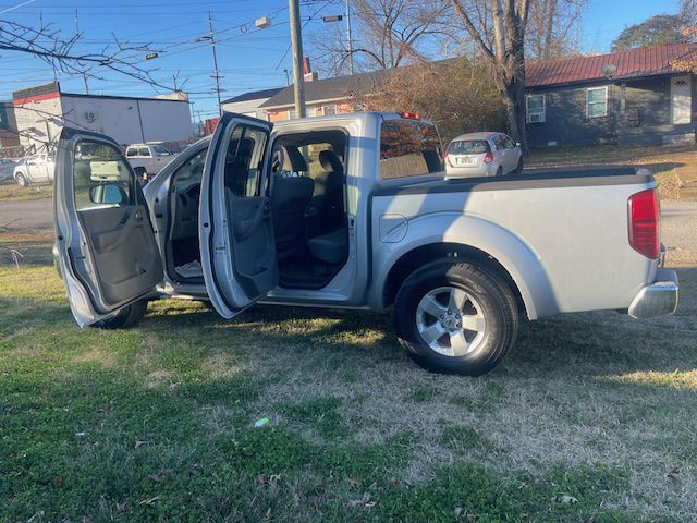 2010 Nissan Frontier Image 8