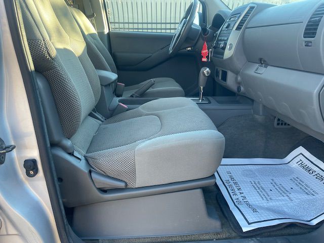 2010 Nissan Frontier Image 14