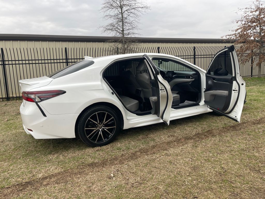 2021 Toyota Camry Image 9