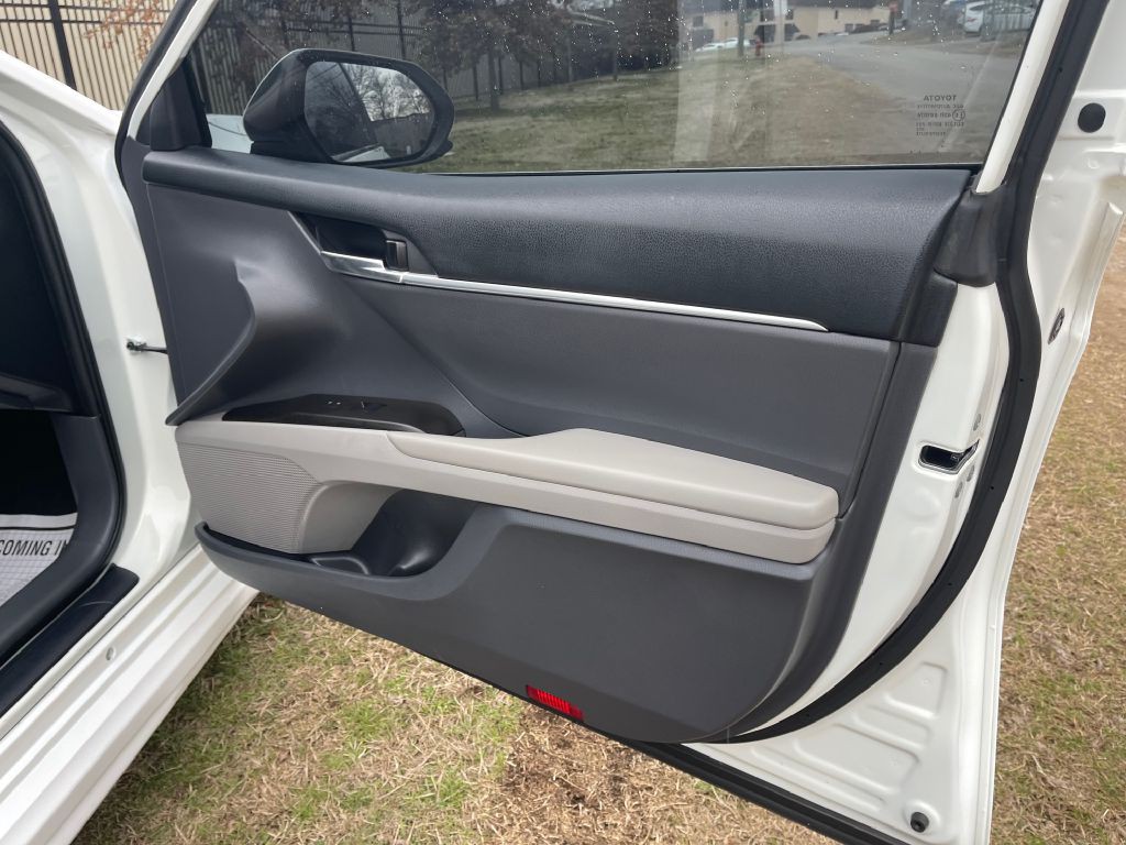 2021 Toyota Camry Image 15