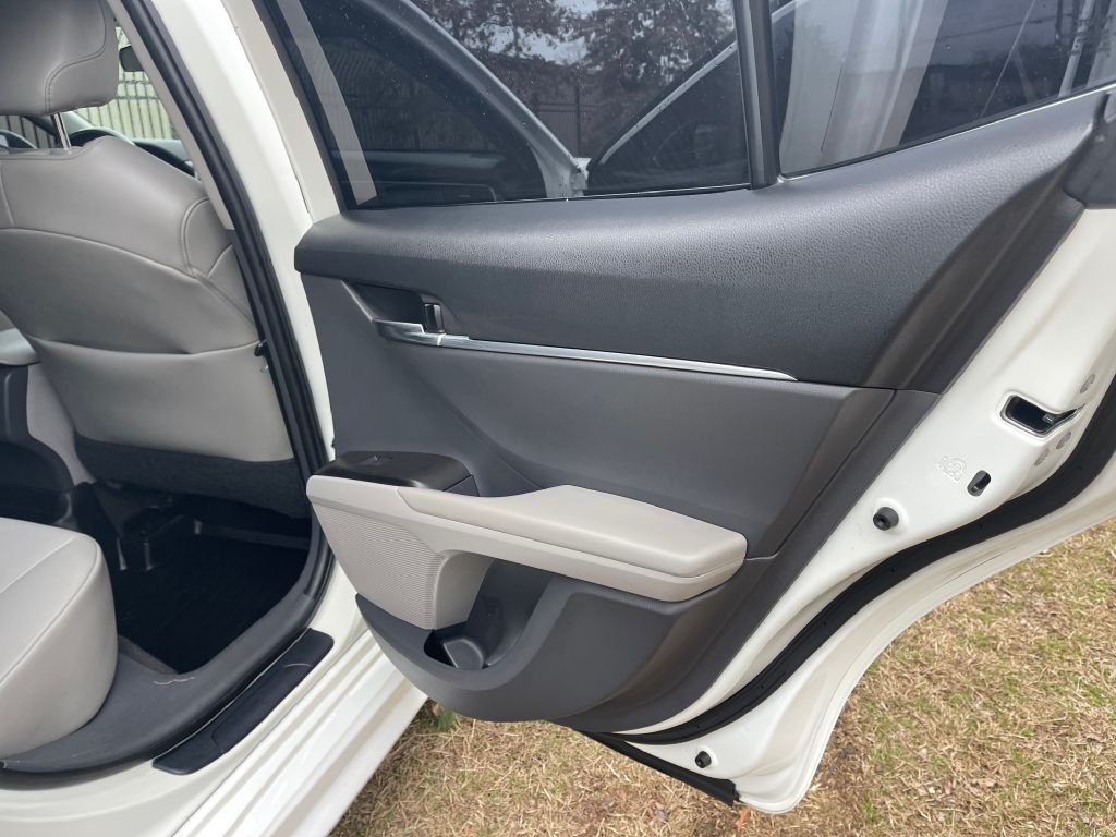 2021 Toyota Camry Image 17