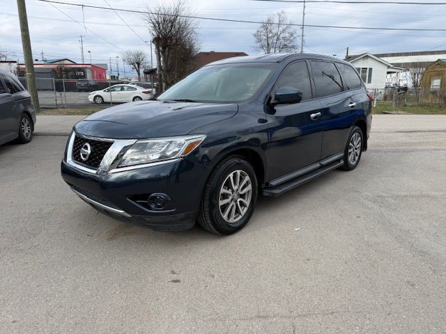 2013 Nissan Pathfinder Image 1