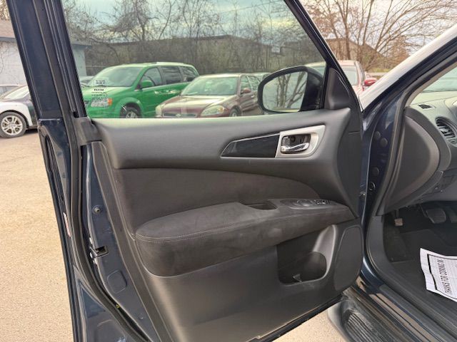 2013 Nissan Pathfinder Image 11