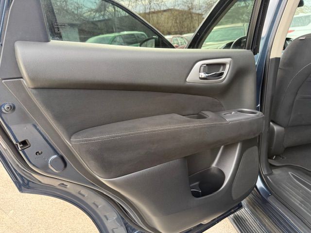 2013 Nissan Pathfinder Image 13