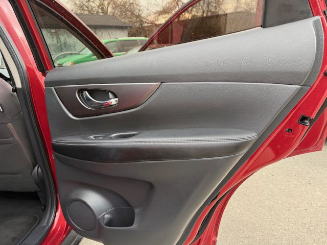 2015 Nissan Rogue Image 17