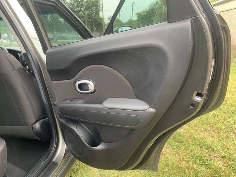 2015 Kia Soul Image 16