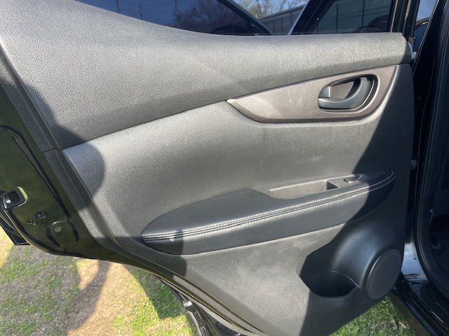 2019 Nissan Rogue Image 13