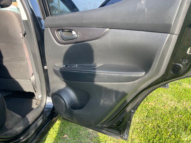 2019 Nissan Rogue Image 17