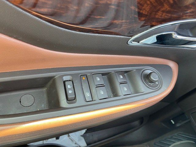 2016 Buick Enclave Image 18