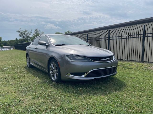 2015 Chrysler 200 Image 3