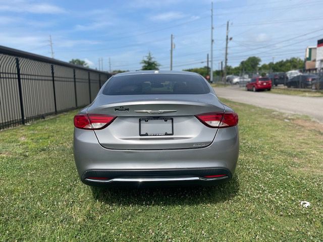 2015 Chrysler 200 Image 5