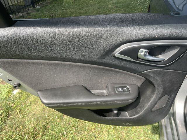 2015 Chrysler 200 Image 15
