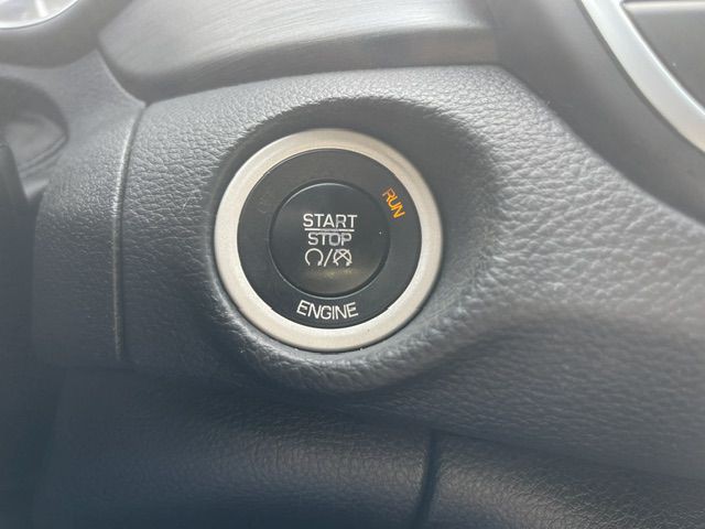 2015 Chrysler 200 Image 24