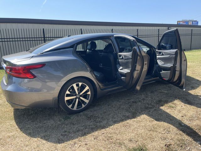 2017 Nissan Maxima Image 9