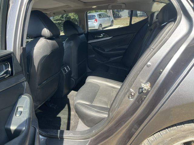 2017 Nissan Maxima Image 12