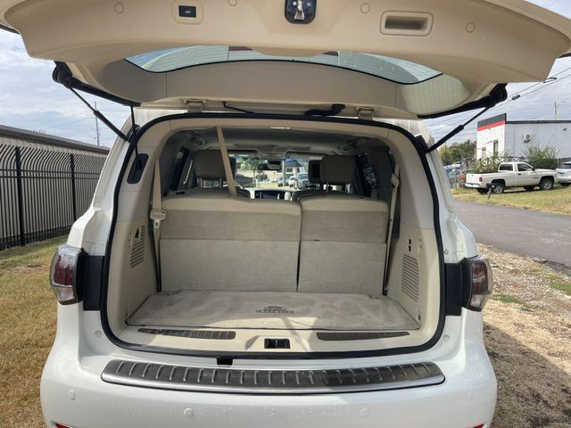 2014 INFINITI QX80 Image 8
