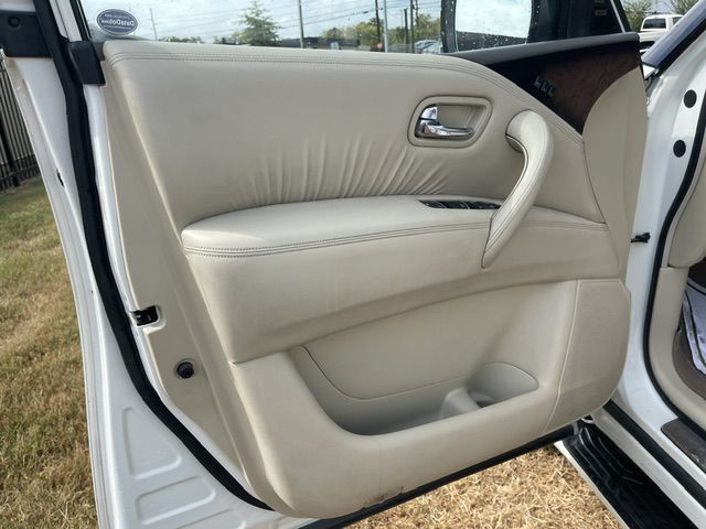2014 INFINITI QX80 Image 10