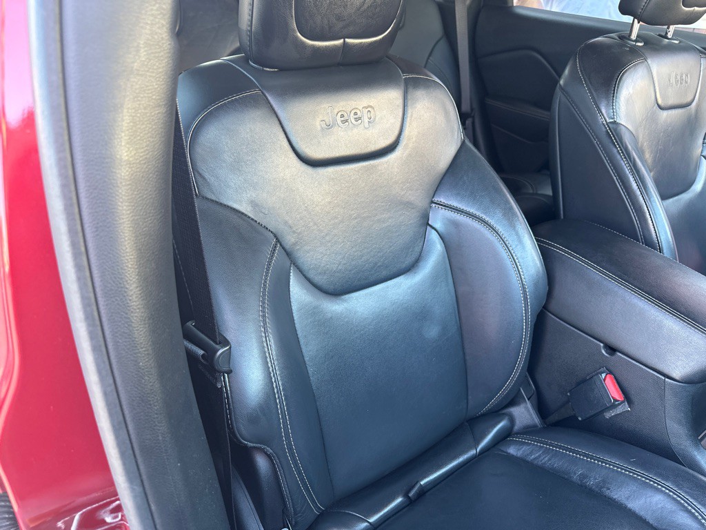 2016 Jeep Cherokee Image 10