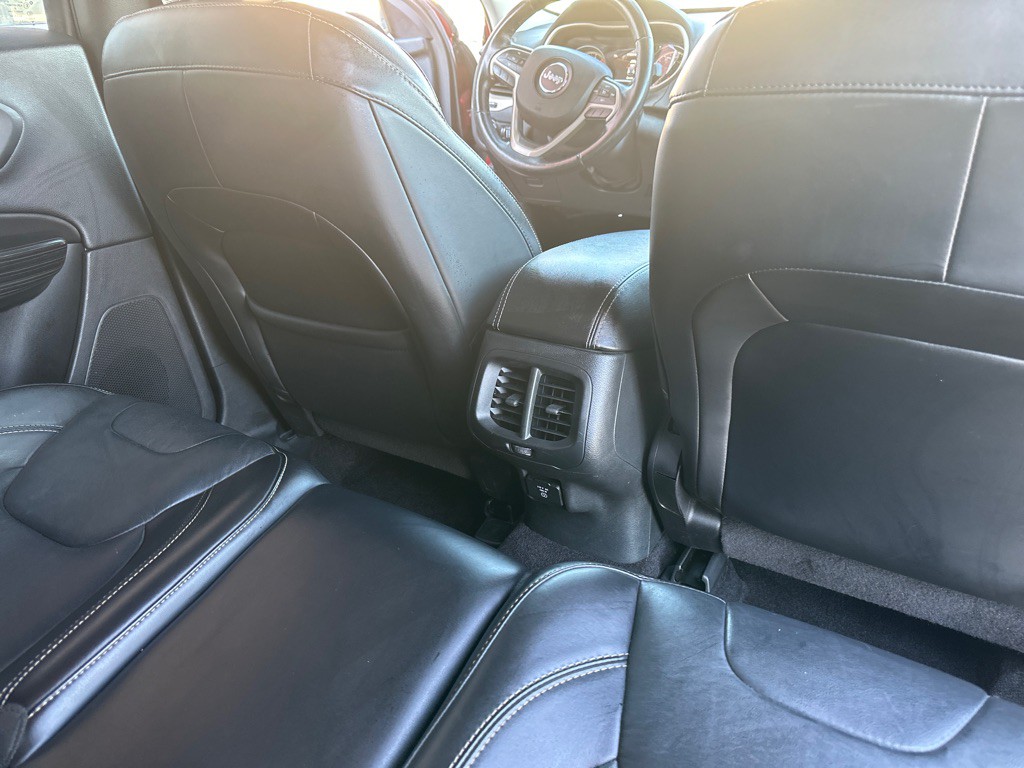 2016 Jeep Cherokee Image 13