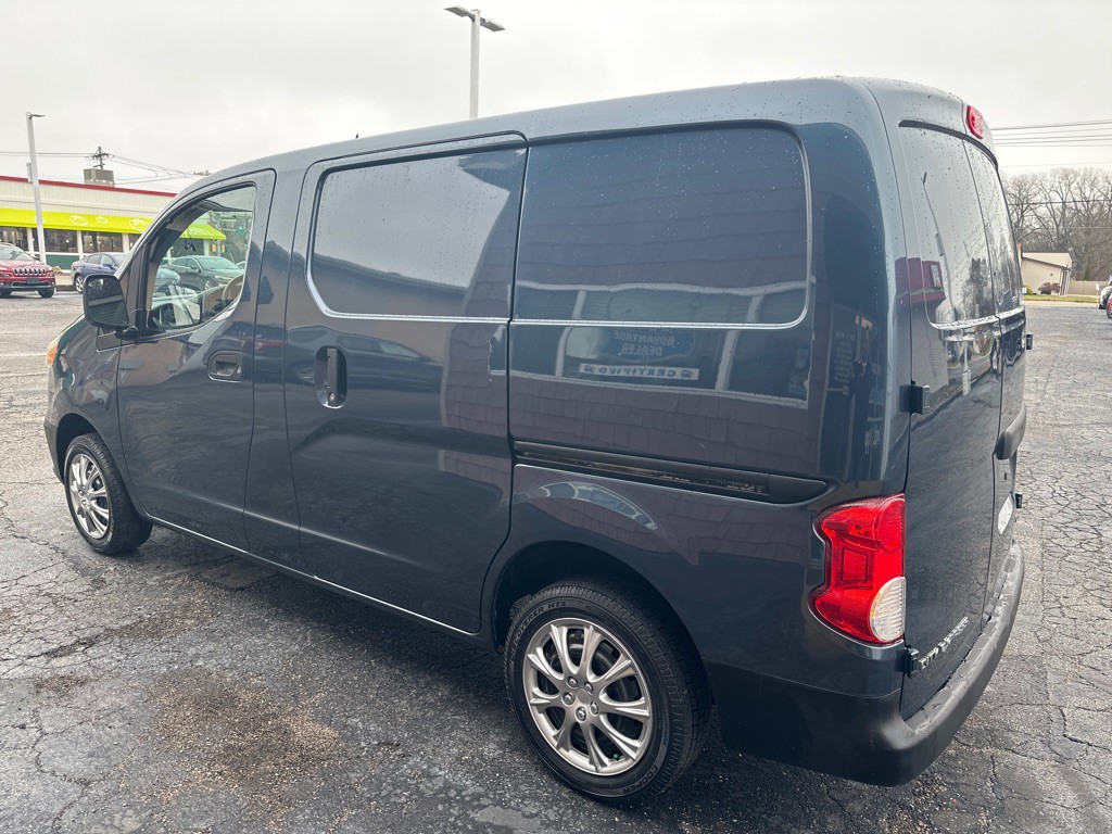 2015 Chevrolet Express Image 3