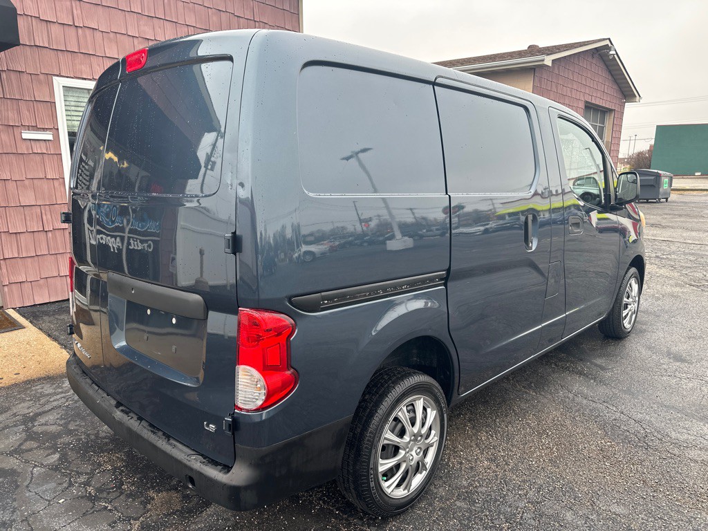 2015 Chevrolet Express Image 5