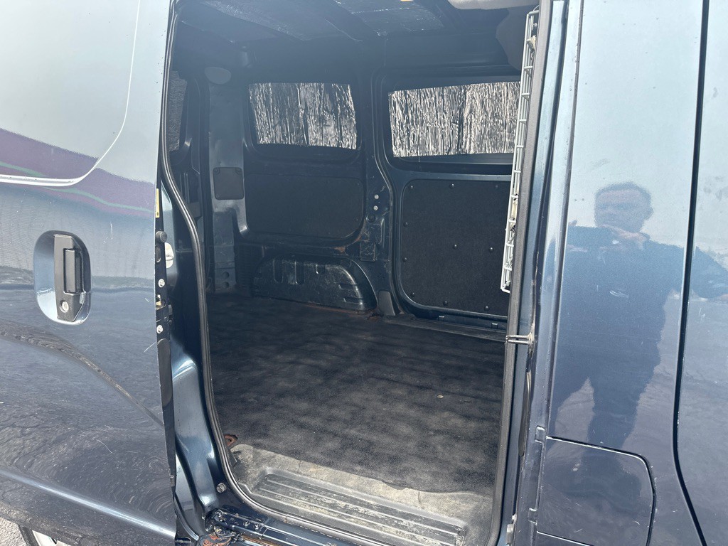 2015 Chevrolet Express Image 12