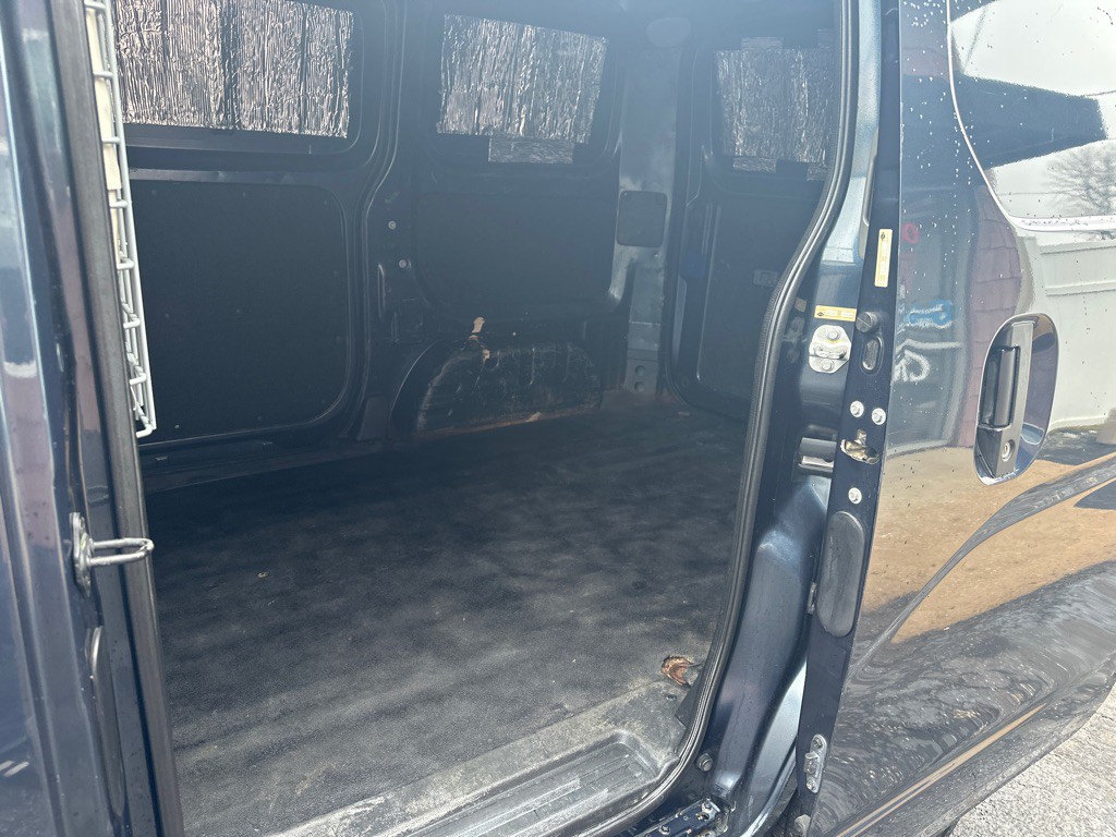 2015 Chevrolet Express Image 14