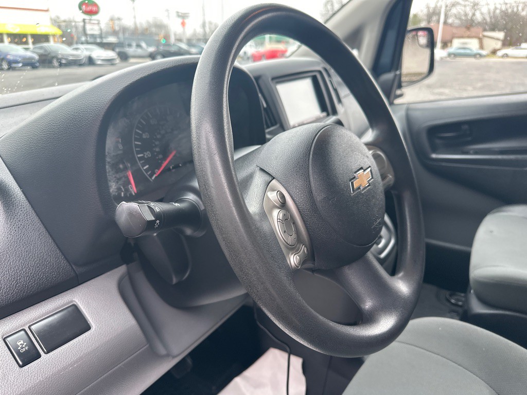 2015 Chevrolet Express Image 20