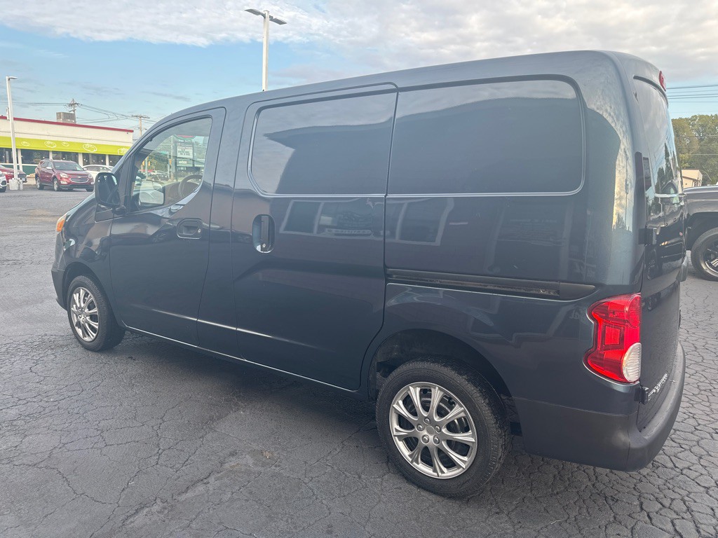 2015 Chevrolet Express Image 3