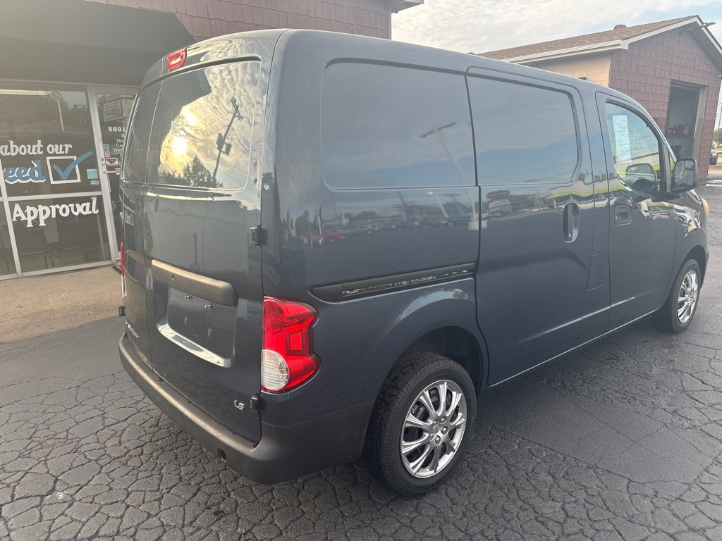 2015 Chevrolet Express Image 5