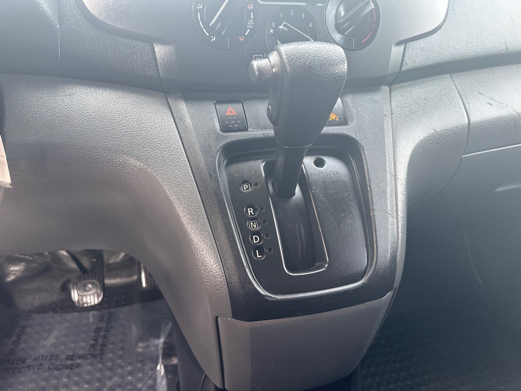 2015 Chevrolet Express Image 20