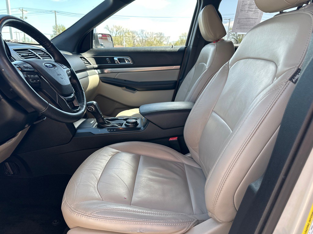 2018 Ford Explorer Image 2