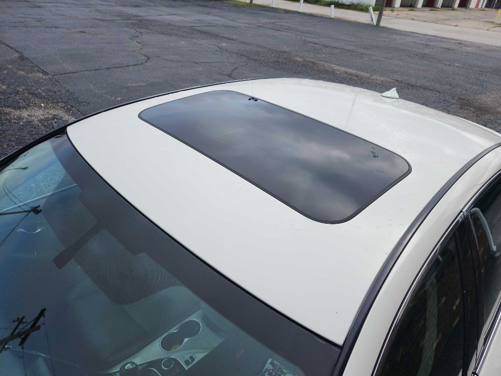 2015 INFINITI Q50 Image 7
