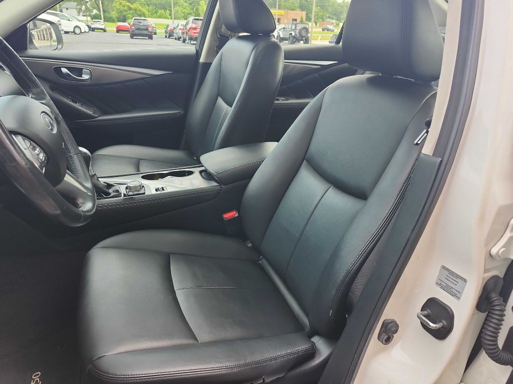 2015 INFINITI Q50 Image 13