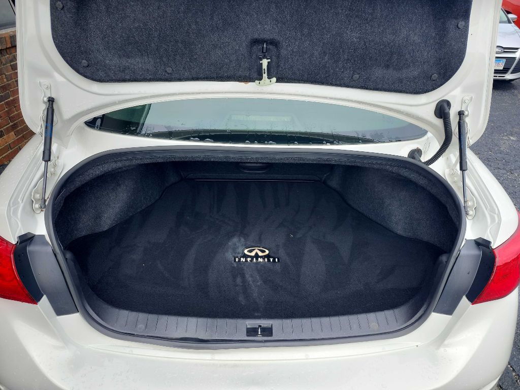 2015 INFINITI Q50 Image 18