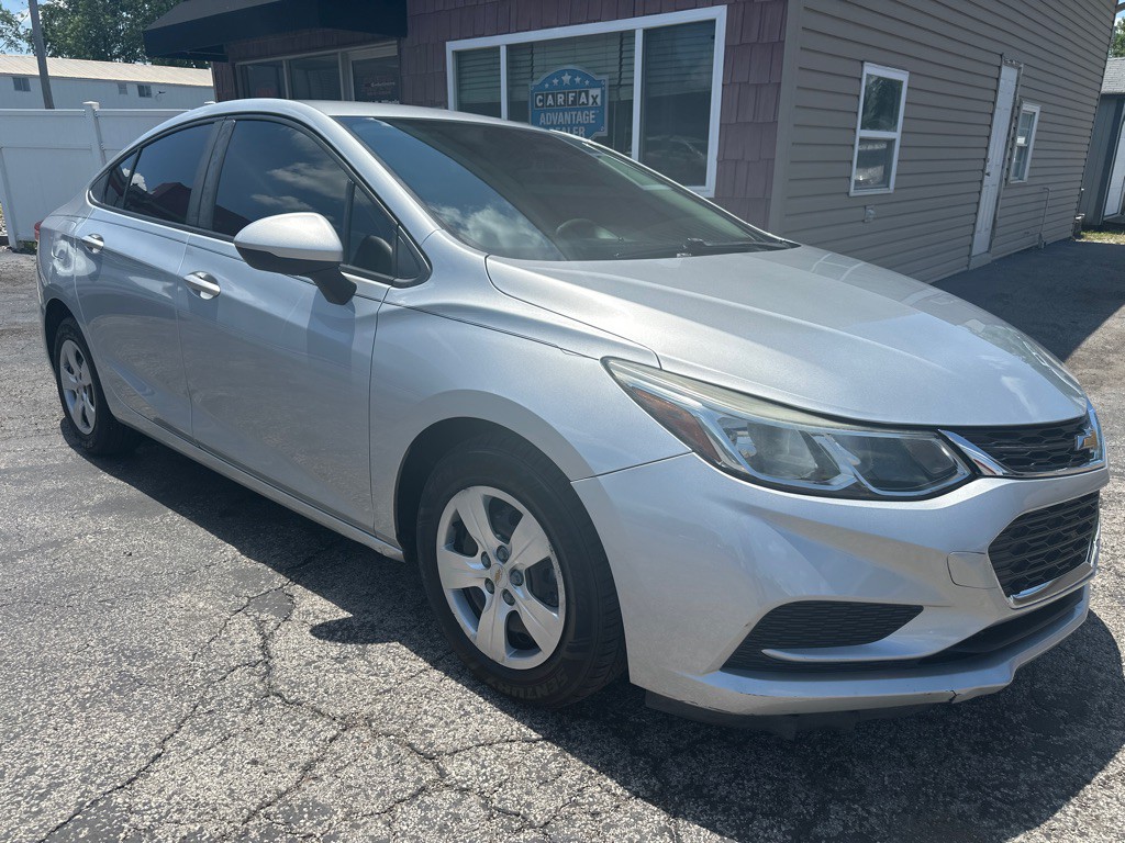 2017 Chevrolet Cruze Image 1