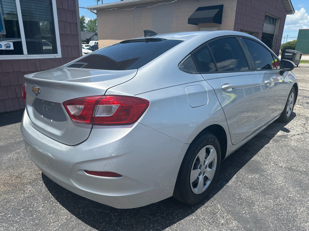 2017 Chevrolet Cruze Image 5