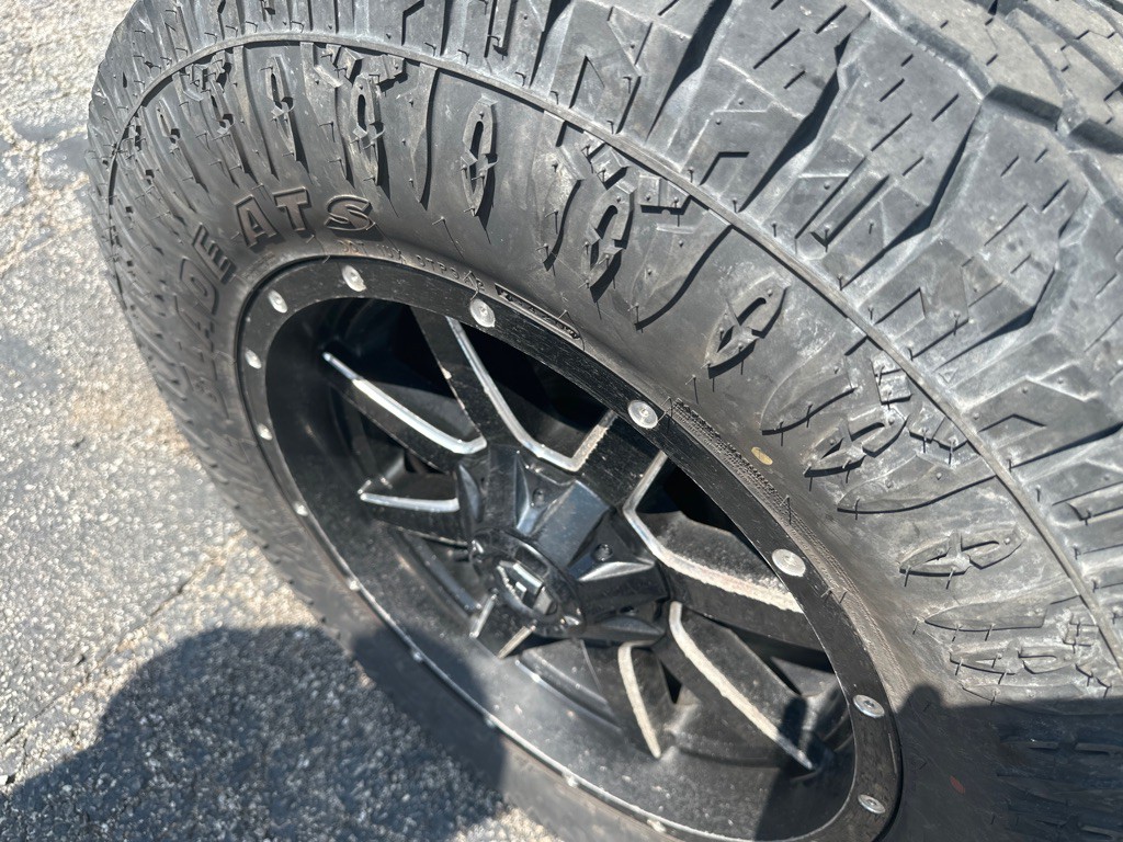 2017 GMC Sierra Image 6