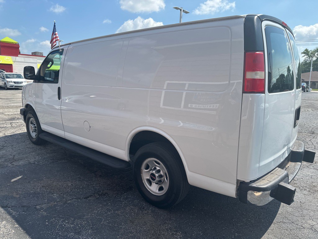 2016 GMC Savana Image 3