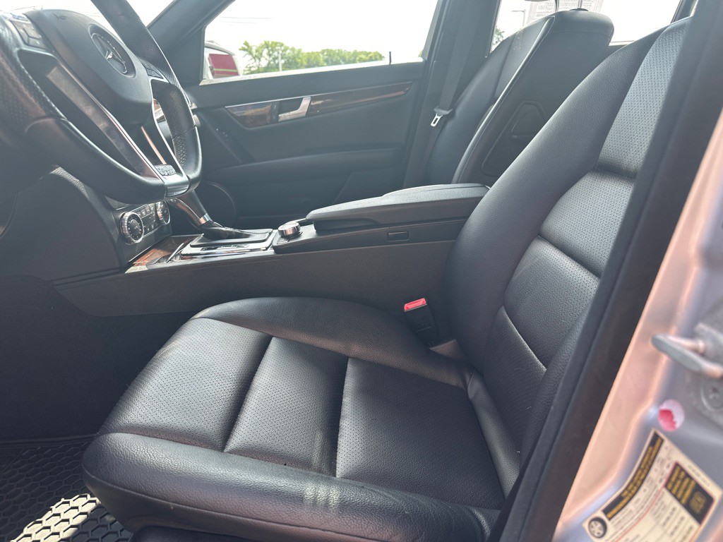 2014 Mercedes-Benz C-Class Image 2