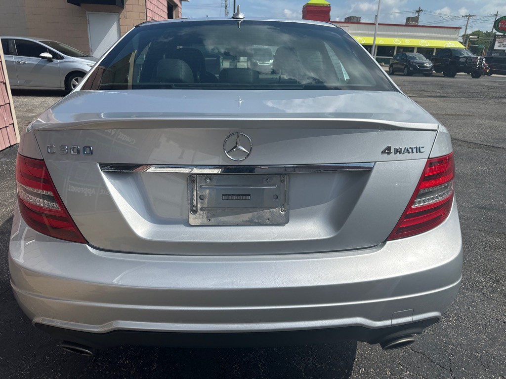 2014 Mercedes-Benz C-Class Image 4